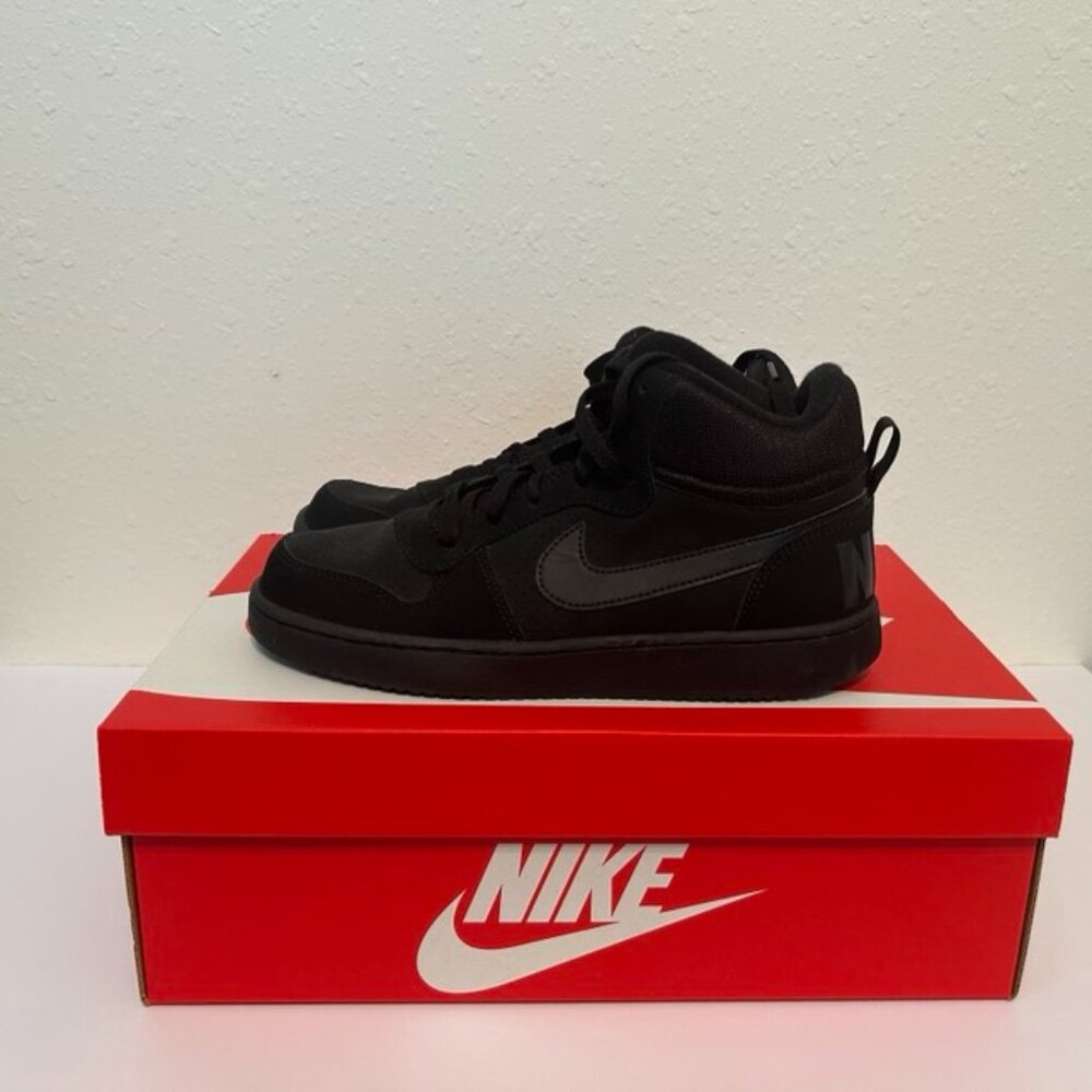 Nike Borough Mid (Black on Black) 6.5 Youth